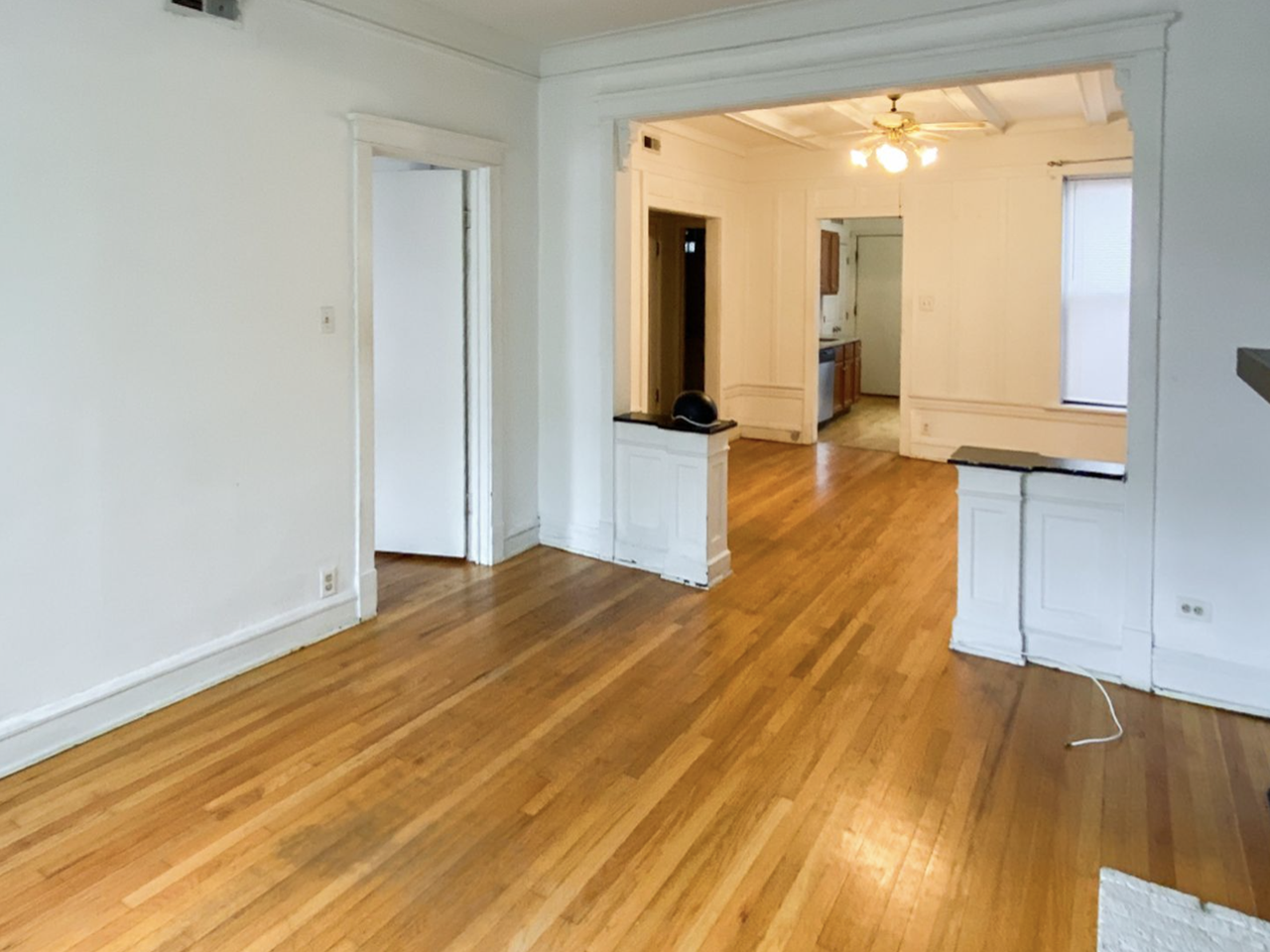 1509 W Barry Ave #2 - Photo 3 of 8