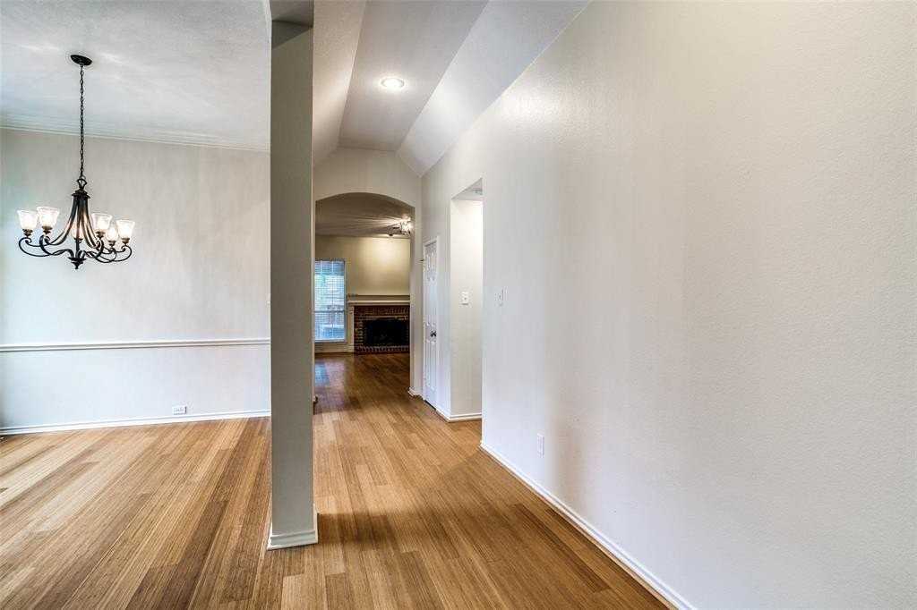 2120 Brentcove Dr - Photo 5 of 28