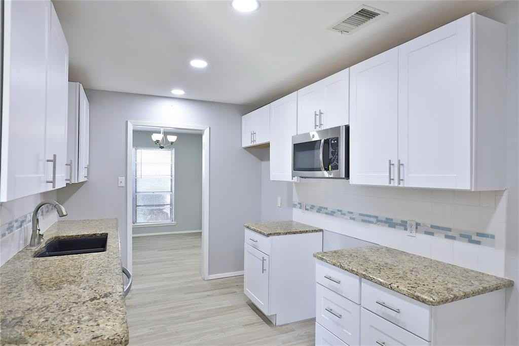 1710 Covey Ln - Photo 4 of 40