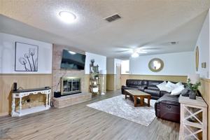 featured image of 2810 Arrowhead Dr