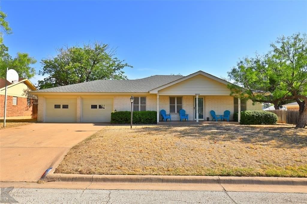 2810 Arrowhead Dr - Photo 2 of 40