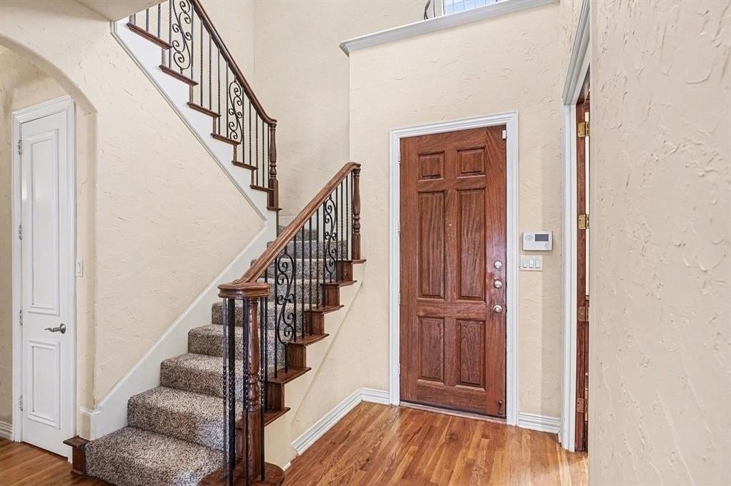 5508 Junius St - Photo 5 of 34