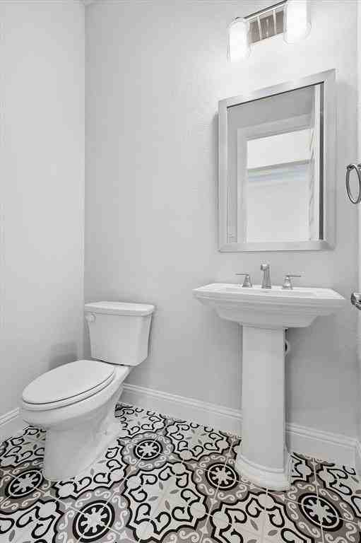 910 Coneflower Dr - Photo 6 of 40