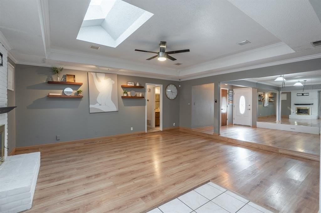 2707 Woodshire Dr - Photo 2 of 17