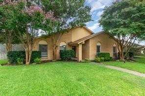 3324 Wentworth St - Photo 2 of 20