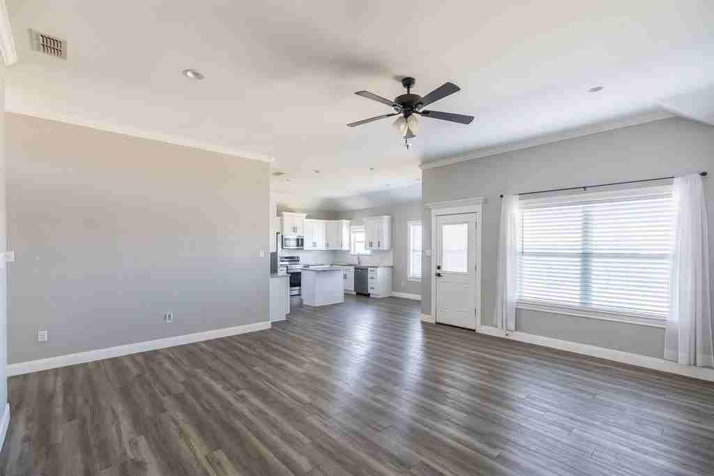 114 Carriage Hills Pkwy - Photo 7 of 31