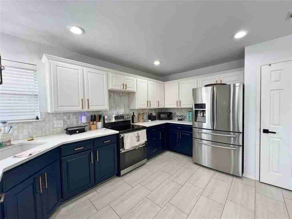 717 Ridgehill Dr - Photo 2 of 18