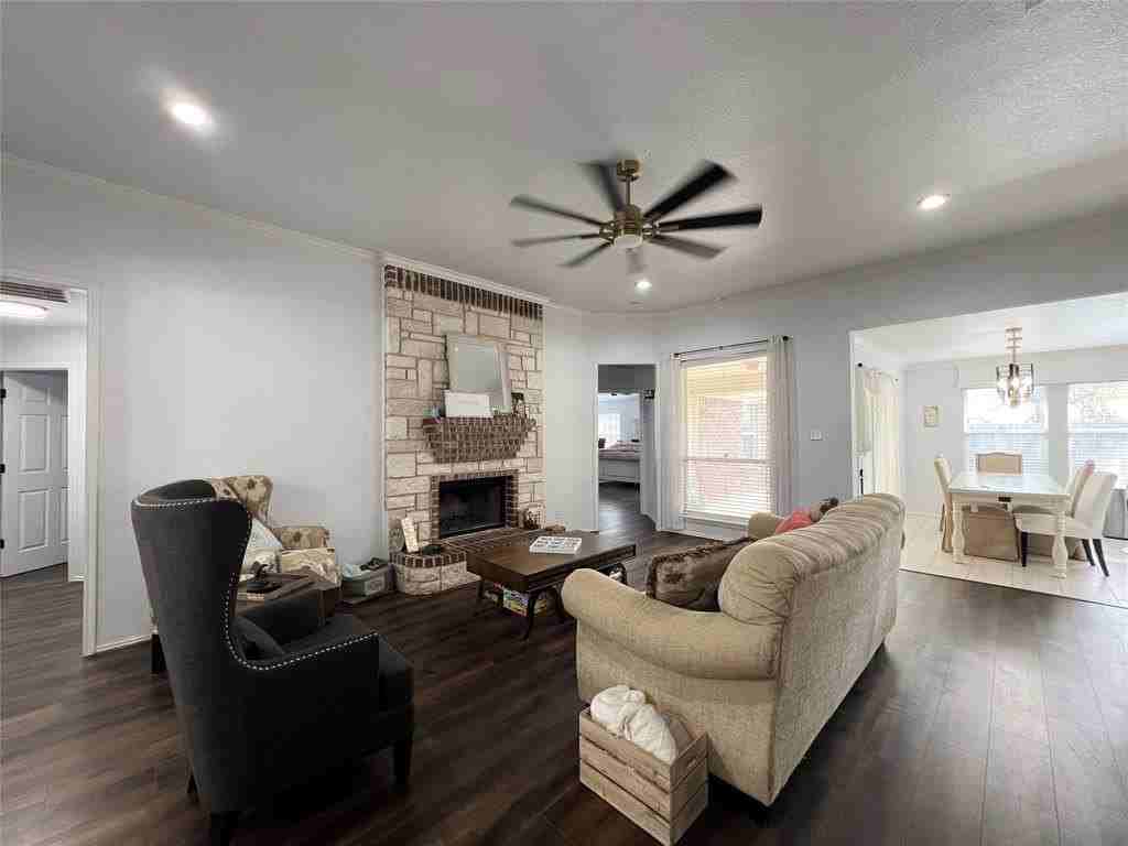 717 Ridgehill Dr - Photo 5 of 18