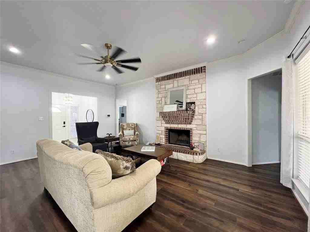 717 Ridgehill Dr - Photo 6 of 18