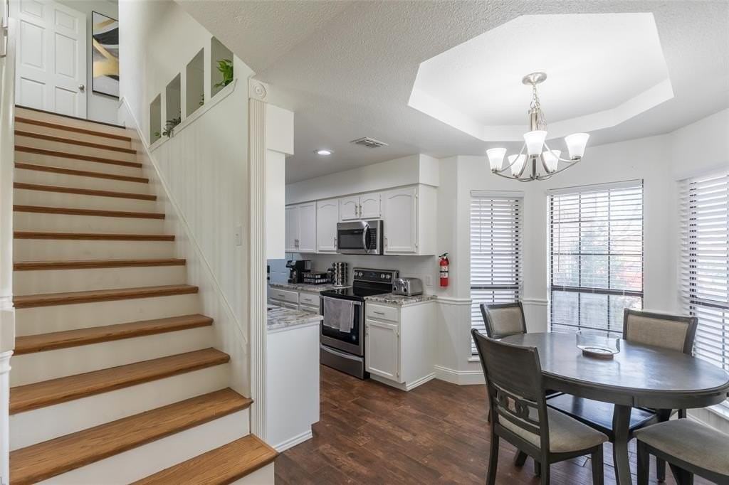 8073 Bonnie Cir - Photo 5 of 38