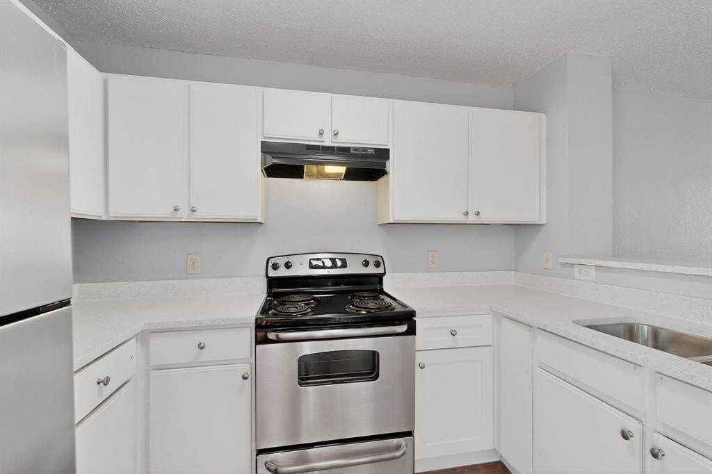 6723 Ambercrest Dr - Photo 7 of 29