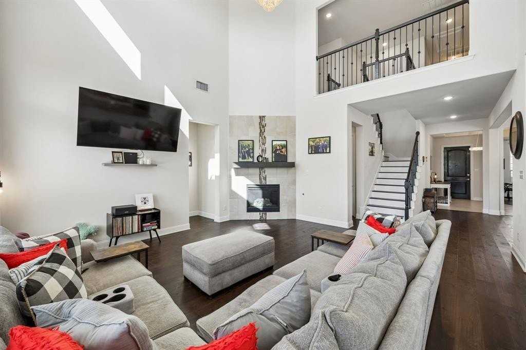 604 Shoreline Ridge Dr - Photo 3 of 39