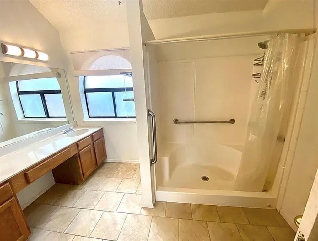 2614 Timberview Cir - Photo 5 of 18