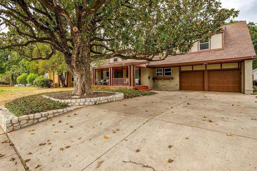 1505 N Riverside Dr - Photo 3 of 40