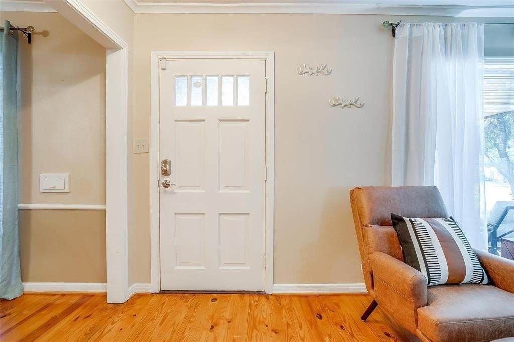 1505 N Riverside Dr - Photo 6 of 40