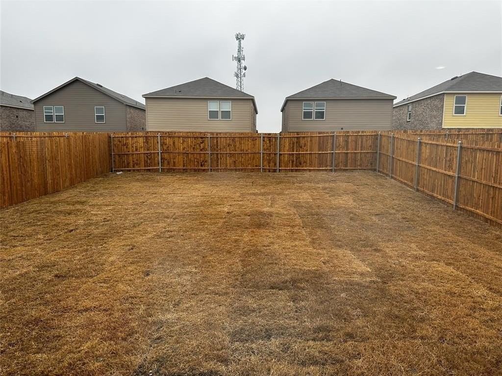 320 Glenwick Ln - Photo 2 of 11