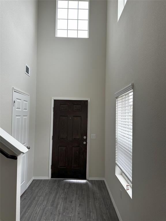 320 Glenwick Ln - Photo 4 of 11