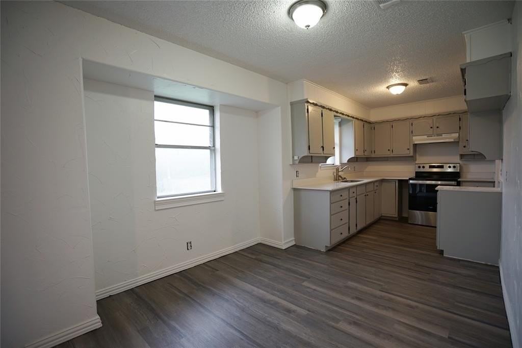 3517 Madrid Dr - Photo 2 of 10