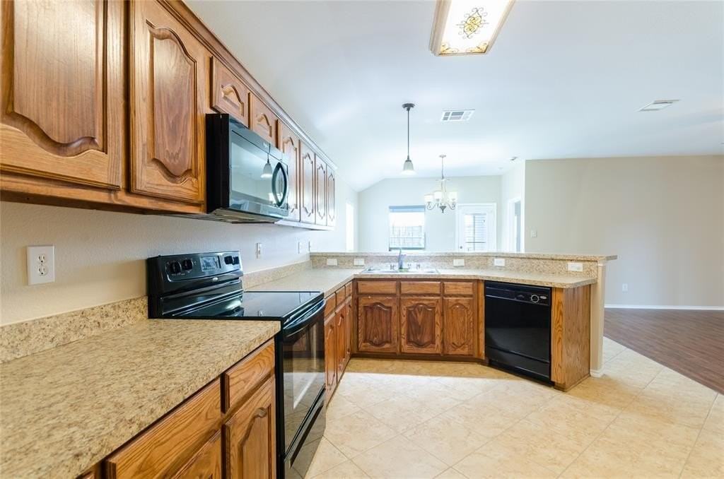 6505 Graceland Dr - Photo 7 of 17