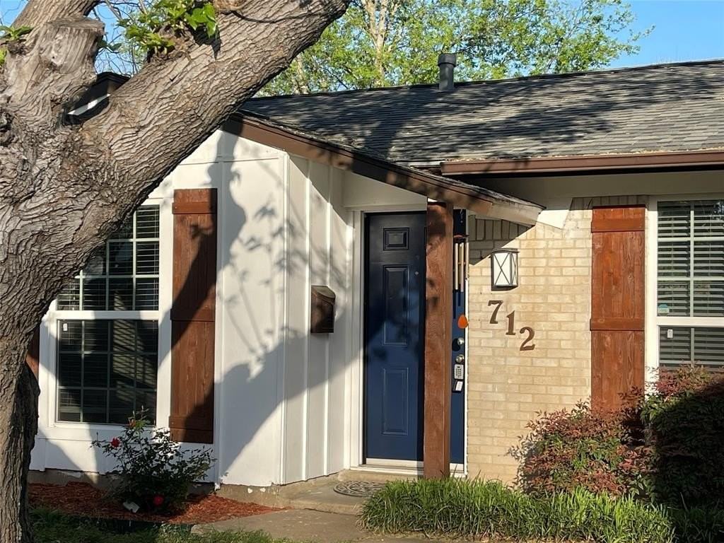 712 Sw Sunnybrook Dr - Photo 2 of 19