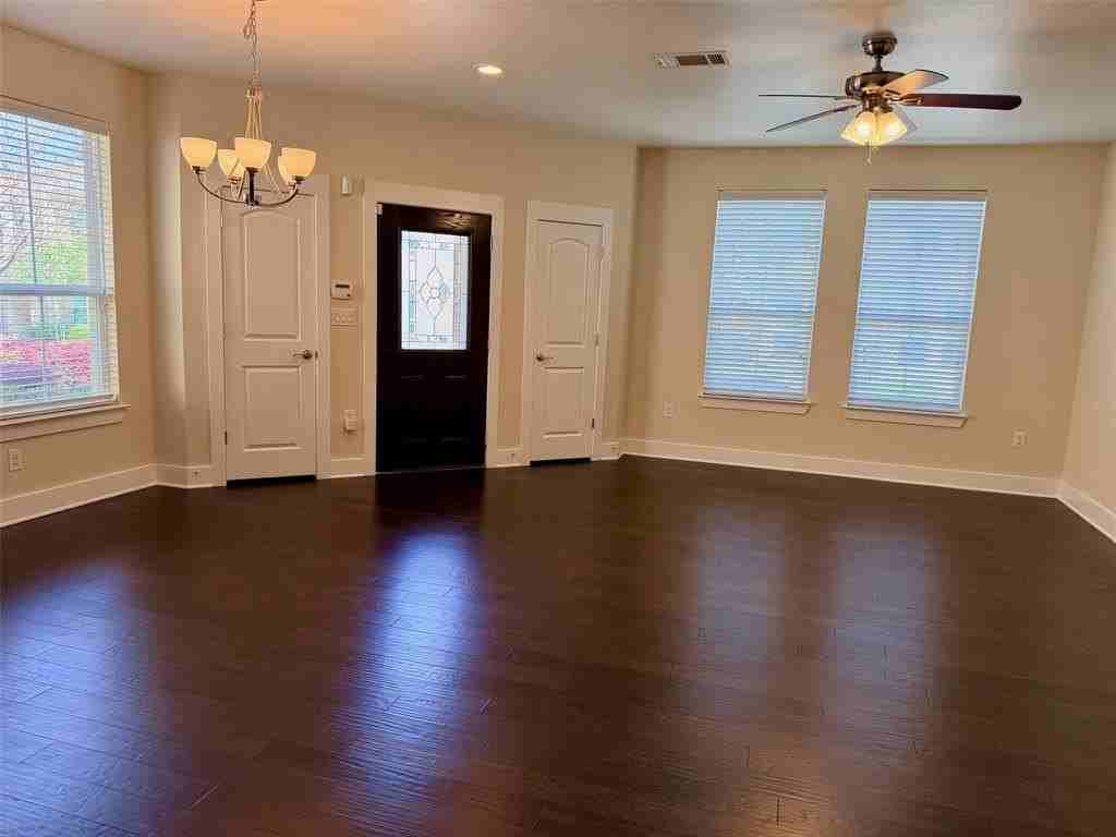 210 Belleville Dr - Photo 3 of 22