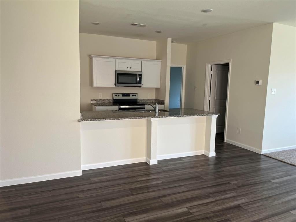 781 Richmond Dr - Photo 3 of 10