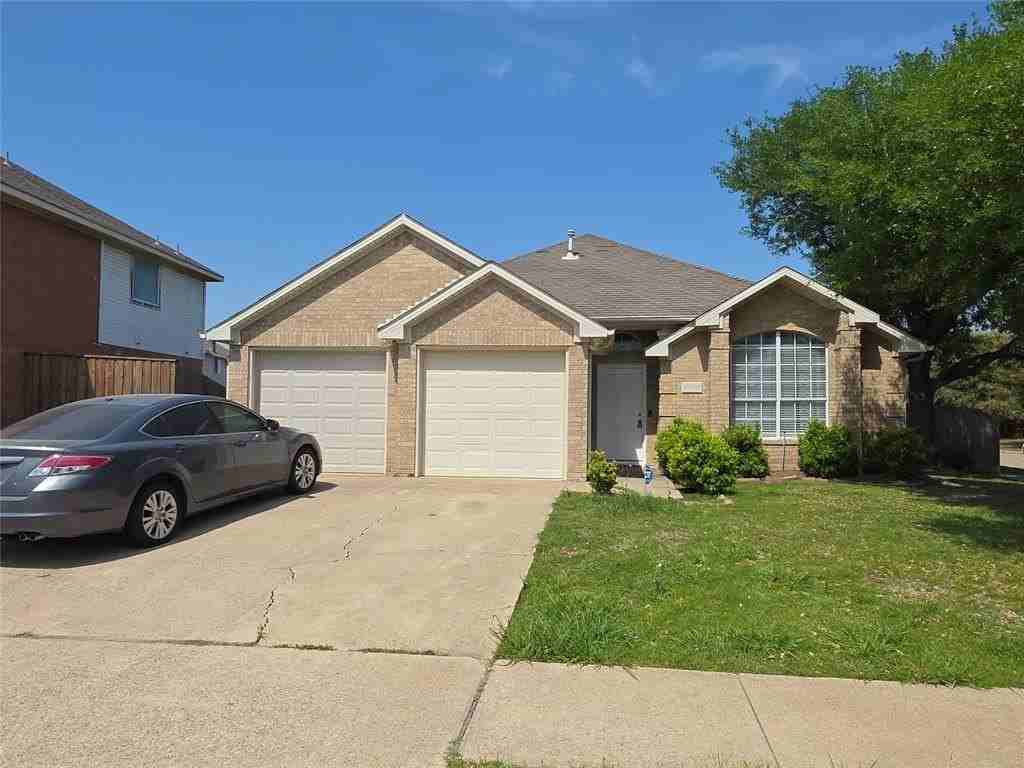 5600 Creekhollow Dr - Photo 3 of 34