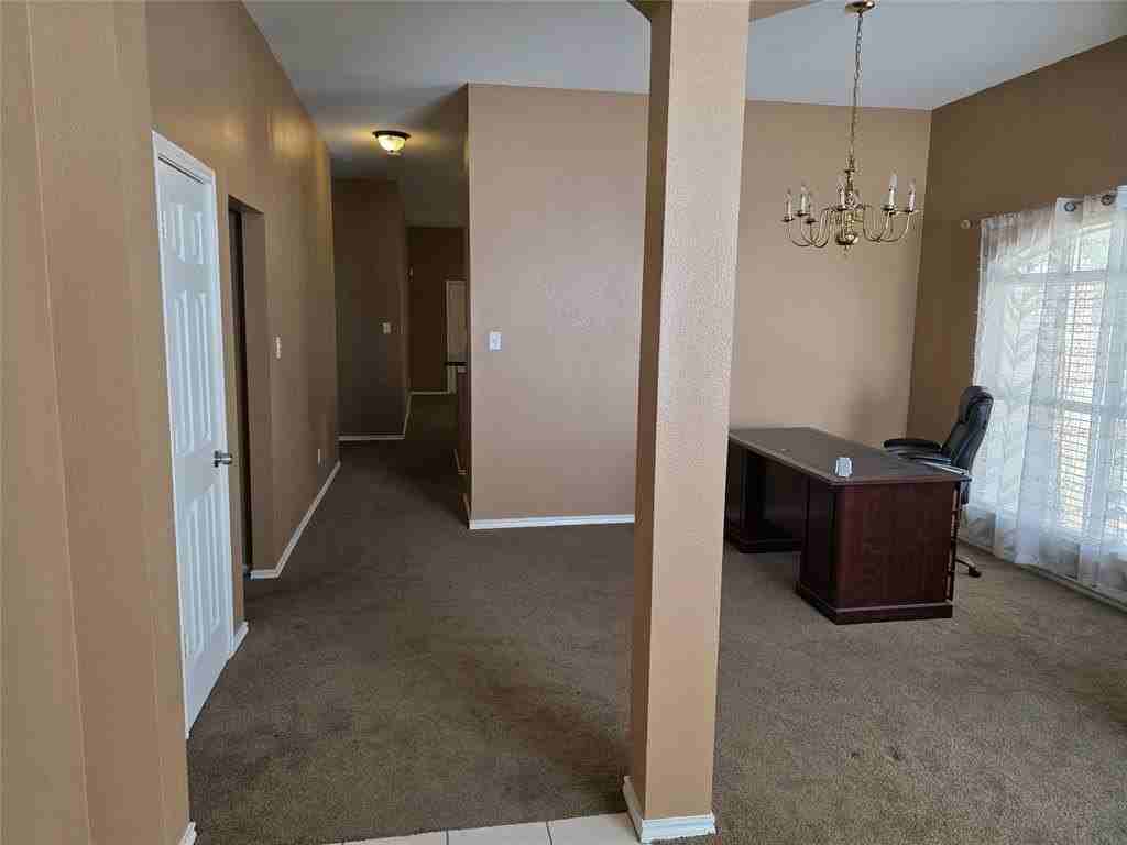 5600 Creekhollow Dr - Photo 7 of 34