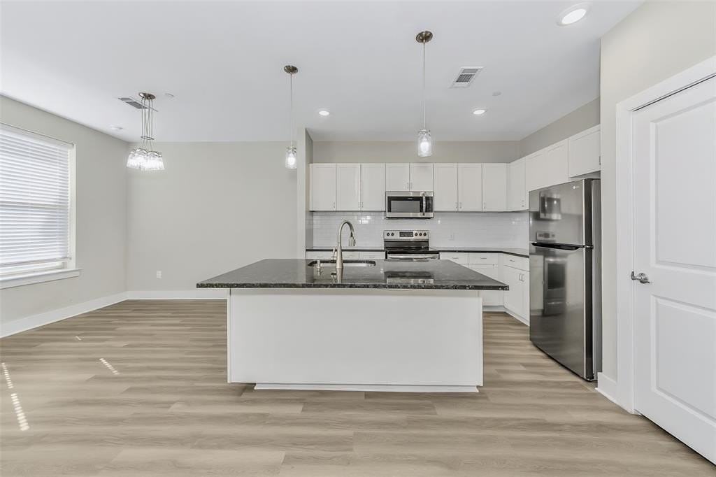 3604 Aaron Pl - Photo 5 of 37