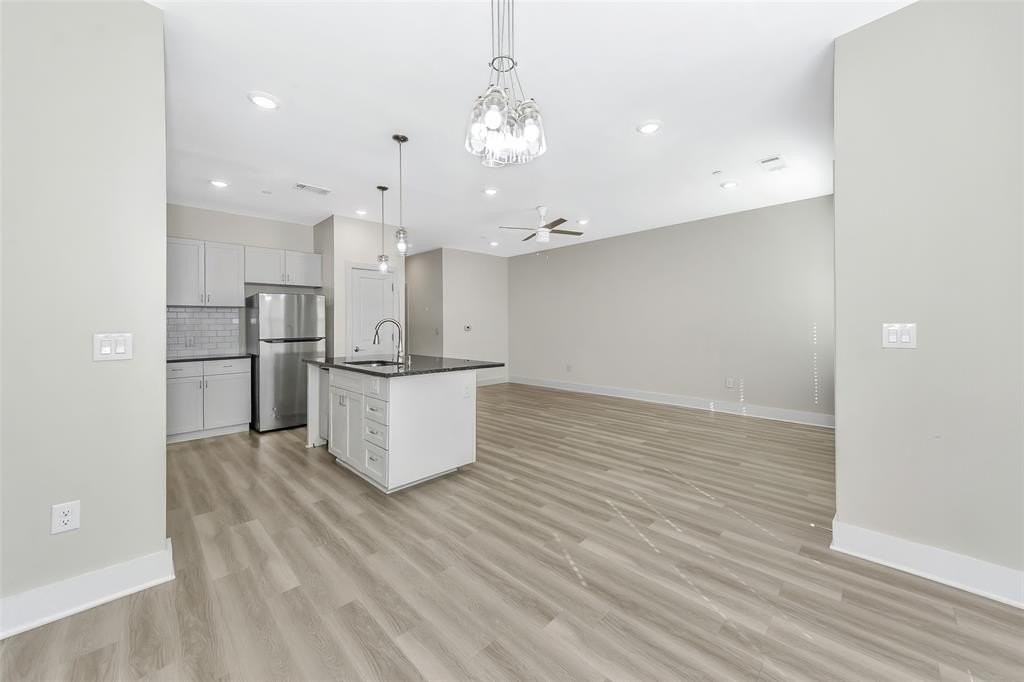 3604 Aaron Pl - Photo 7 of 37