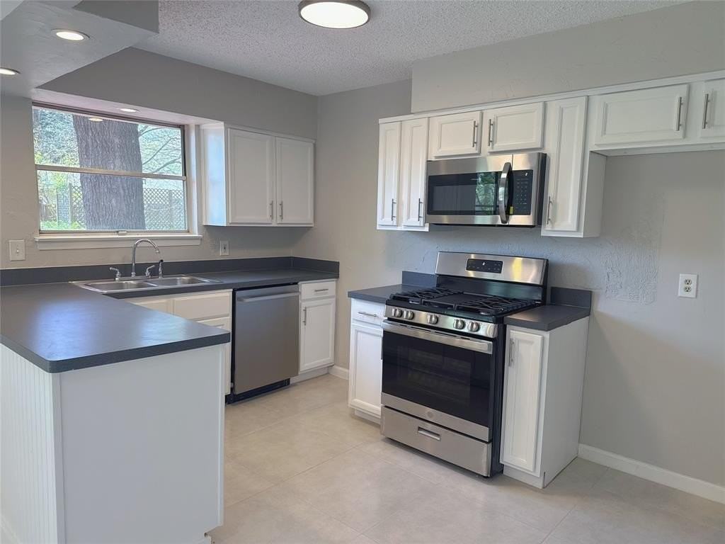 1229 Evergreen Dr - Photo 3 of 17