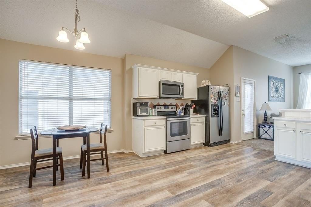 8136 Zion Trl - Photo 4 of 11