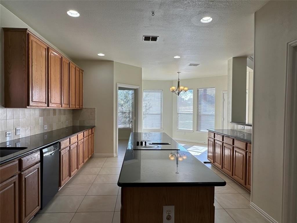 2536 Geiberger Dr - Photo 6 of 30