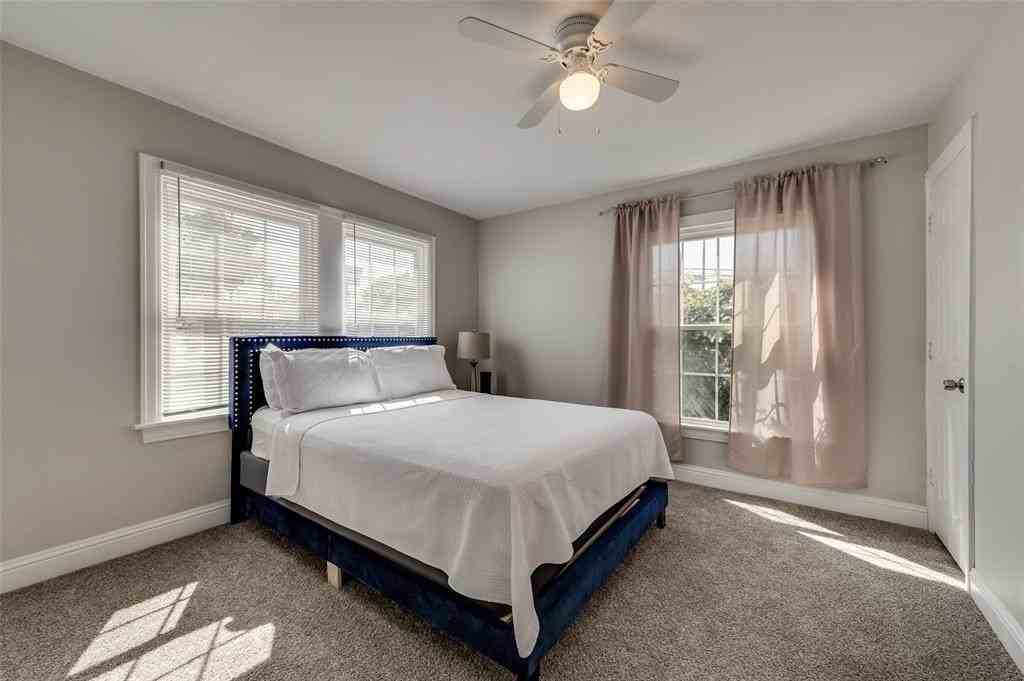 2314 S Hampton Rd - Photo 5 of 10