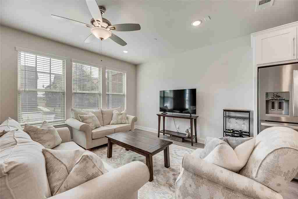 1965 Newman Ave - Photo 3 of 31