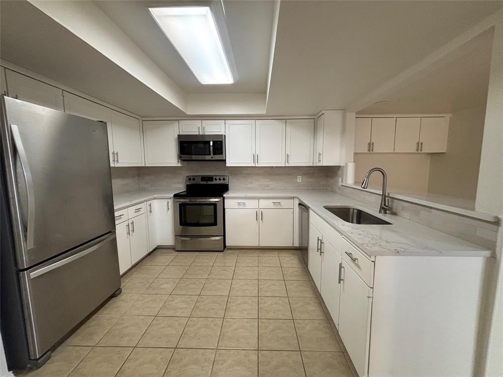 1338 El Camino Real - Photo 3 of 24