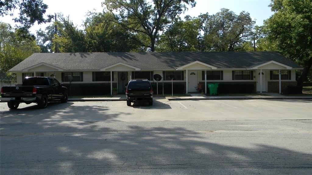 204 2nd St - Photo 2 of 3