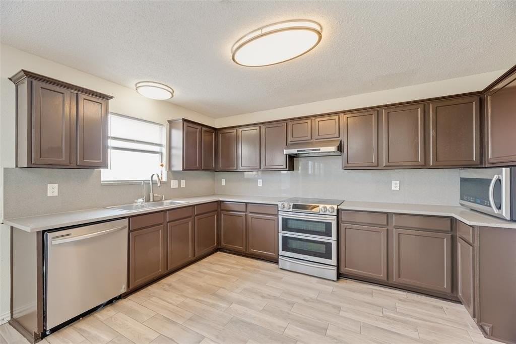 6324 Baltic Ave - Photo 6 of 19