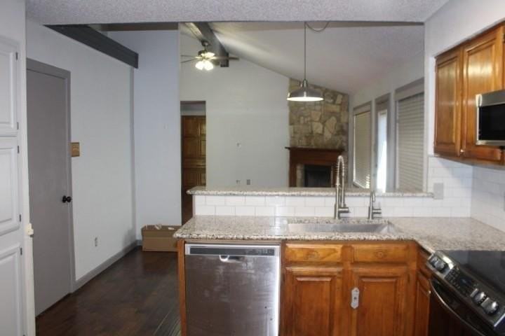 915 W Lovers Ln - Photo 5 of 18