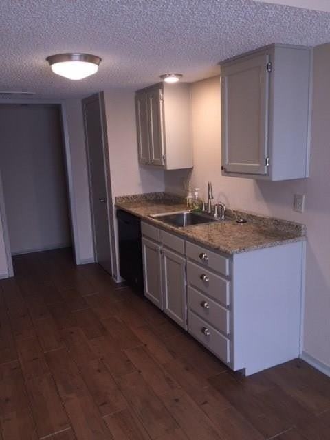 10101 Camelot Dr - Photo 3 of 13