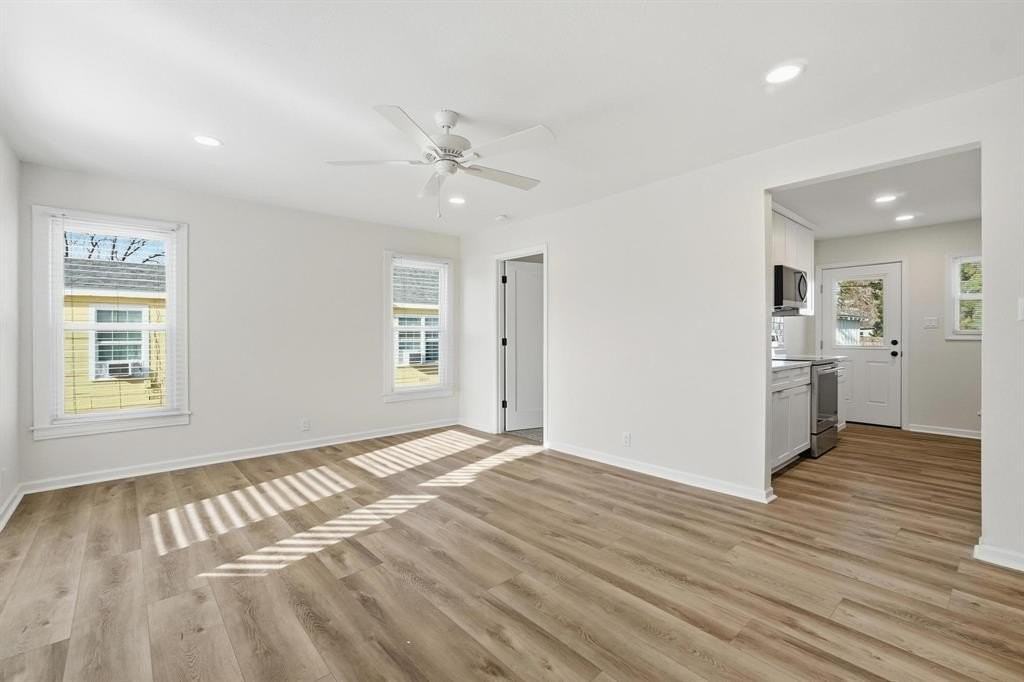 242 College Dr - Photo 4 of 26