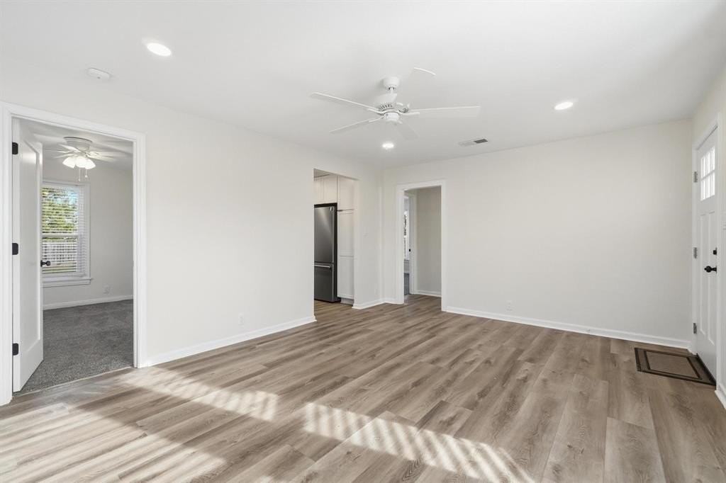 242 College Dr - Photo 5 of 26