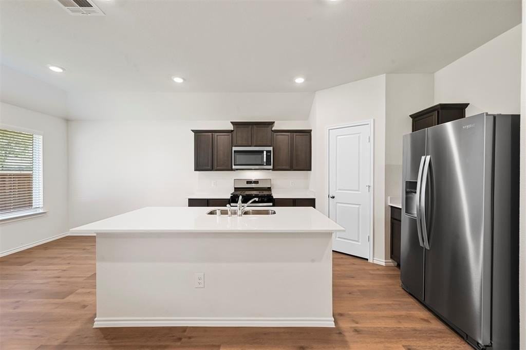 2313 Montgomery St - Photo 4 of 21