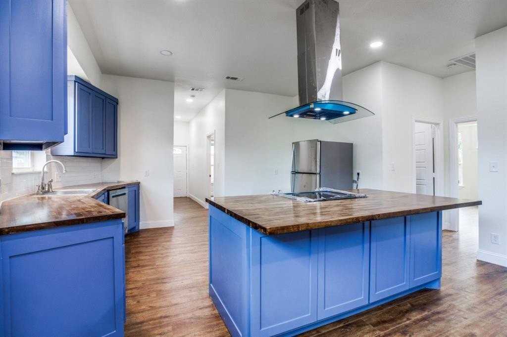 3423 S Harwood St - Photo 3 of 12