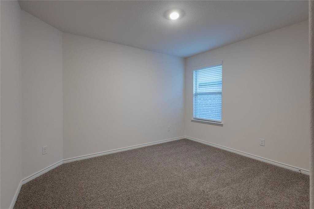 2110 Hummingbird St - Photo 7 of 24