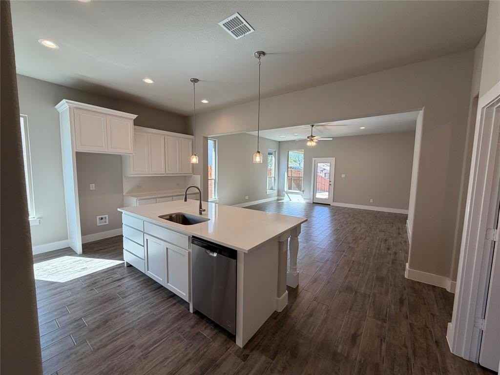 408 Clark Ave - Photo 5 of 26