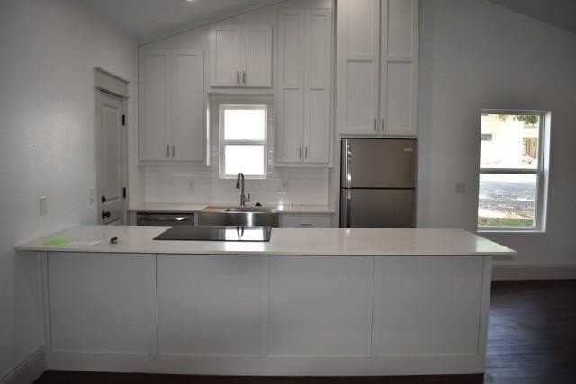 1216 W Nelson St - Photo 2 of 17