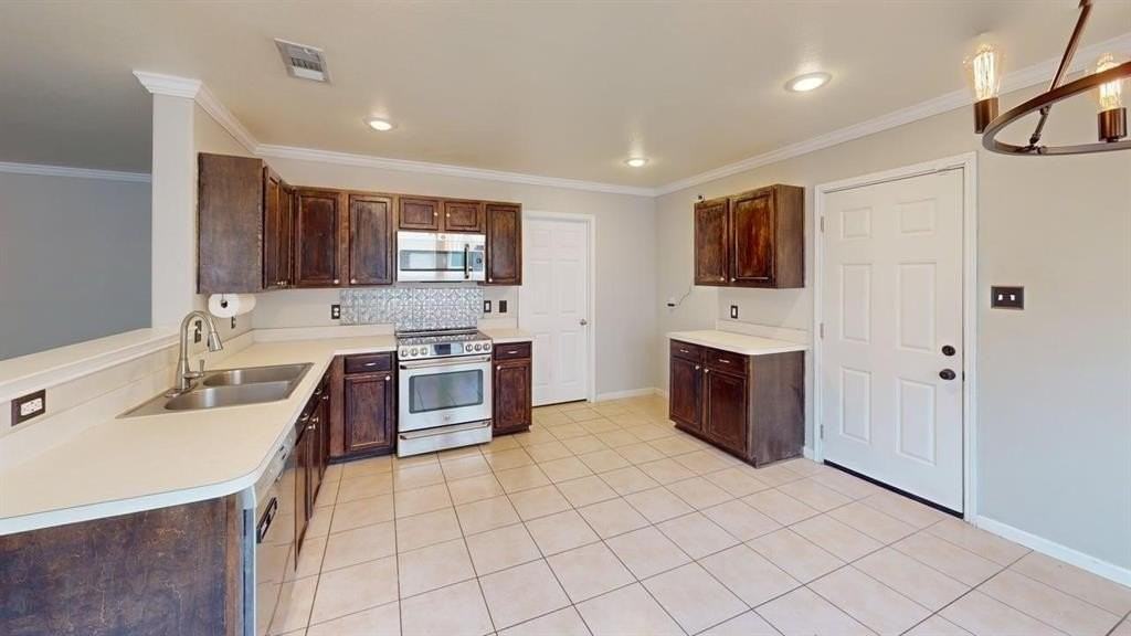 476 Eisenhower Ln - Photo 3 of 19