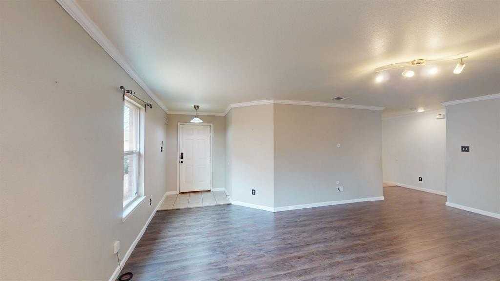 476 Eisenhower Ln - Photo 5 of 19