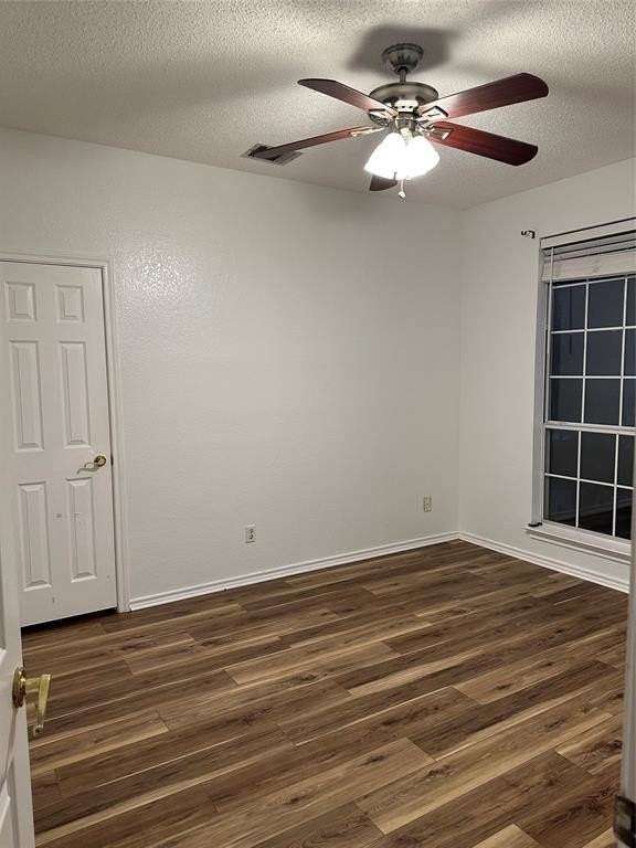 2057 Sailmaker Dr - Photo 4 of 11